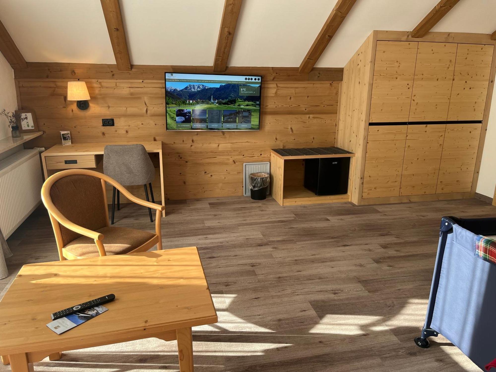 Hotel-Garni Kalkbrennerhof Пфронтен Стая снимка